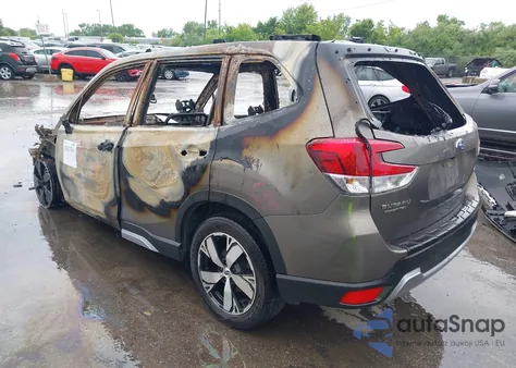 2021 Subaru Forester Touring z USA, uszkodzony, nr VIN JF2SKAXC3MH408557